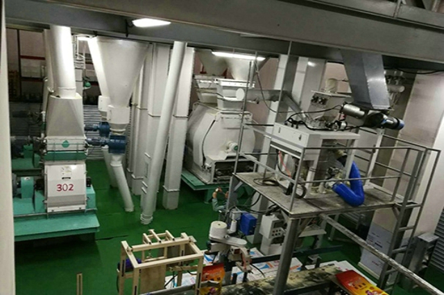 肉雞飼料設(shè)備 肉雞飼料設(shè)備